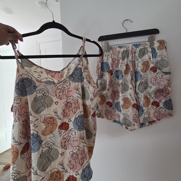 Women's Chic Artsy Afro Inspired Multicolor Patterned Pajama Set - Picture 11 of 11